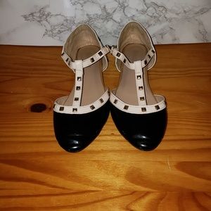 Belladia T strap Stud Flats